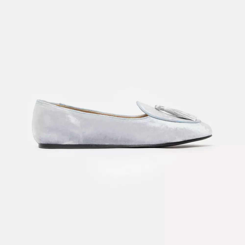 Gray Leather Flat Shoe