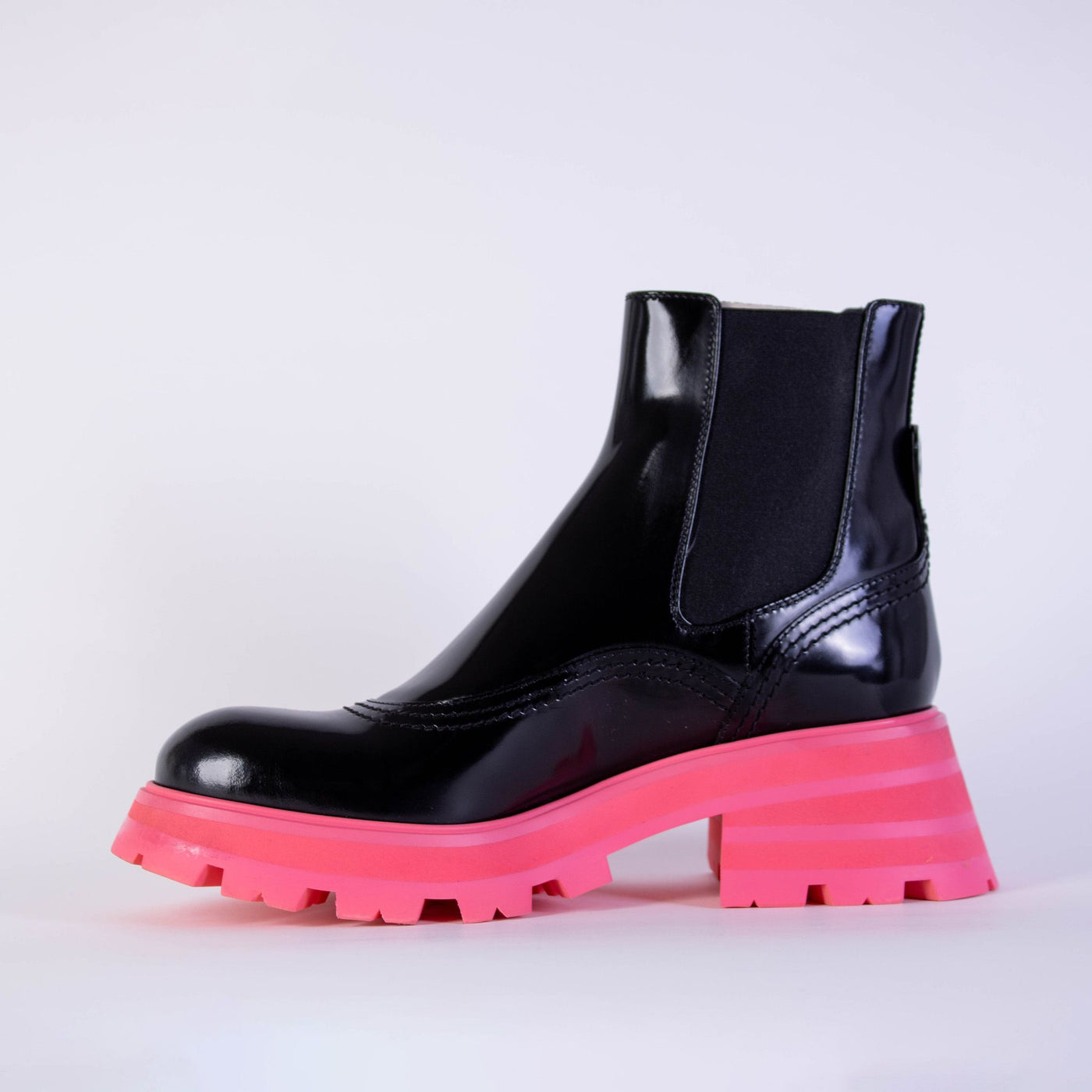 Black Leather Fluo Pink Sole Chelsea Boots